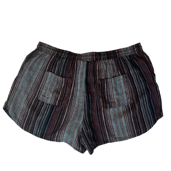 Universal Thread Womens Multicolor Striped Shorts Size XL - Picture 2 of 4